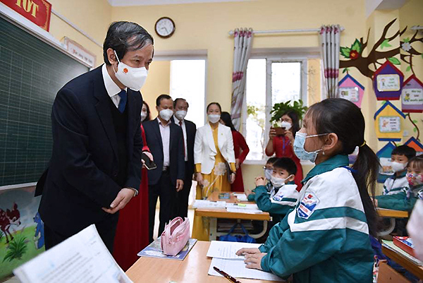 'Đủ điều kiện để quyết định mạnh mẽ việc cho học sinh đến trường'
