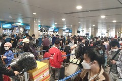 Hình ảnh bất ngờ ở sân bay Tân Sơn Nhất ngày cận Tết