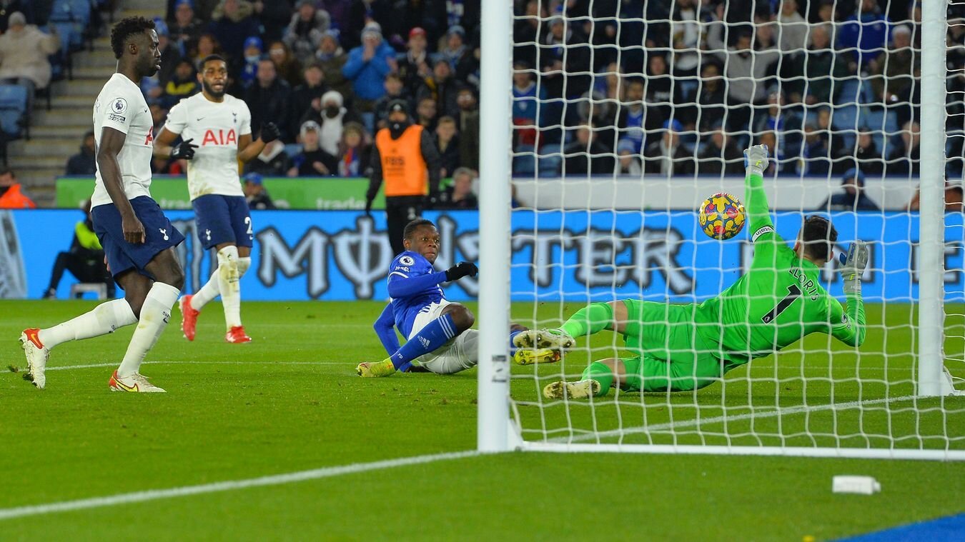 Tottenham ngược dòng thắng 'điên rồ' trước Leicester