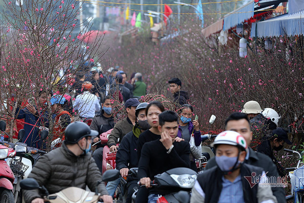 People fear anti-pandemic measures that could prevent Tet celebrations