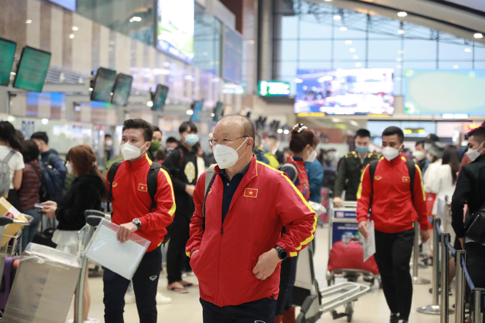 Tuyển Việt Nam đổ bộ Tokyo, sẵn sàng đấu Nhật Bản