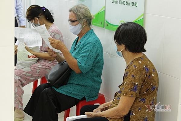 Những điều người cao tuổi cần nắm khi đi tiêm vắc xin Covid-19