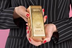 Giá vàng hôm nay 23/1: Vàng tăng sát 62 triệu đồng/lượng