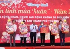 Chủ tịch nước tặng quà công nhân không về quê đón Tết tại TP.HCM