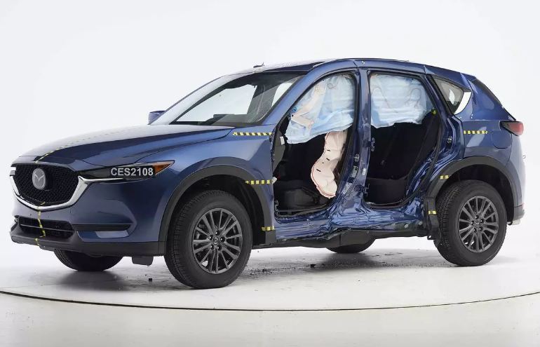 IIHS thực hiện thử nghiệm đâm va bên hông: Nhiều xe SUV thất bại
