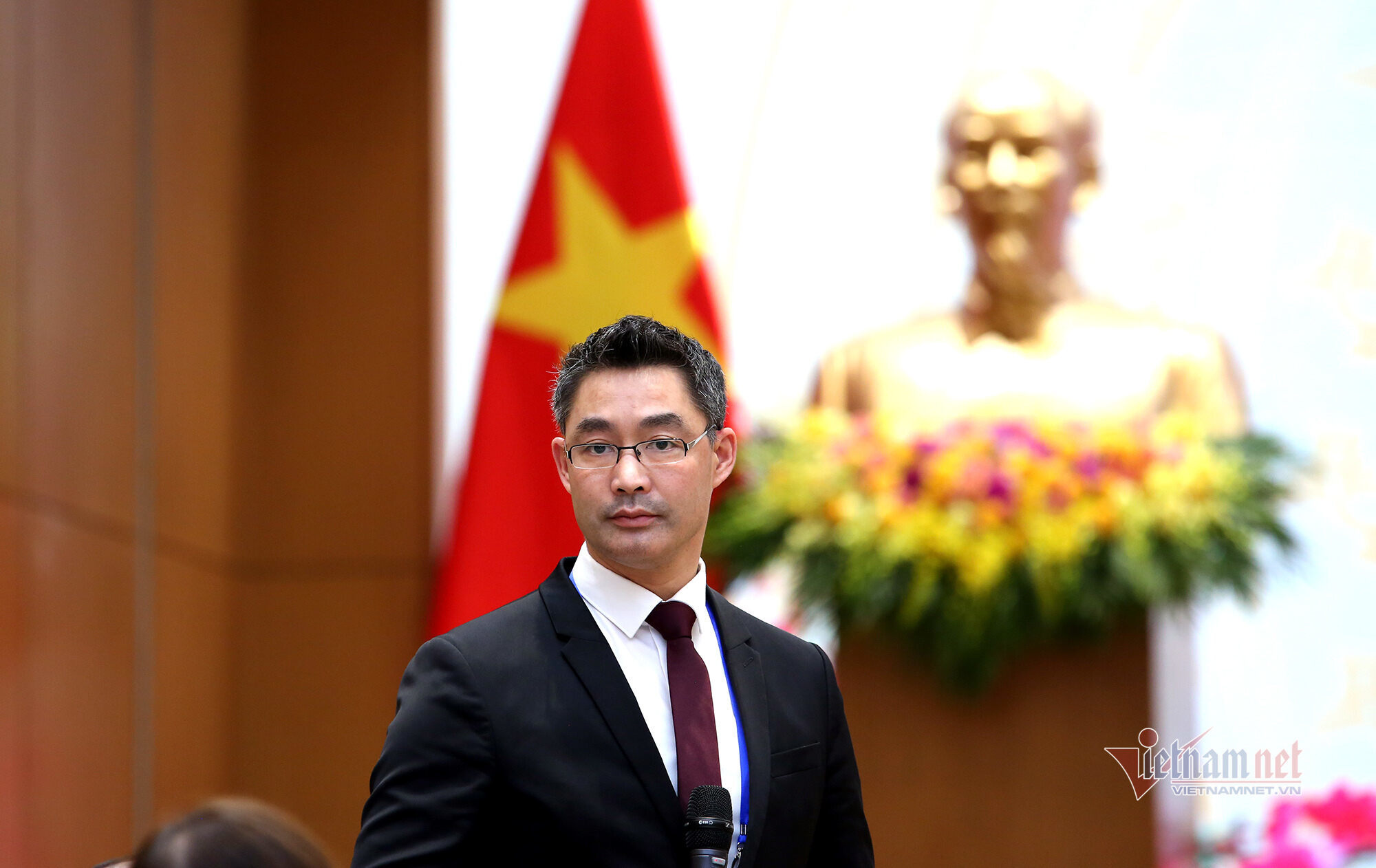 Vietnamese-born former German Vice Chancellor learns about Tet, eats banh chung