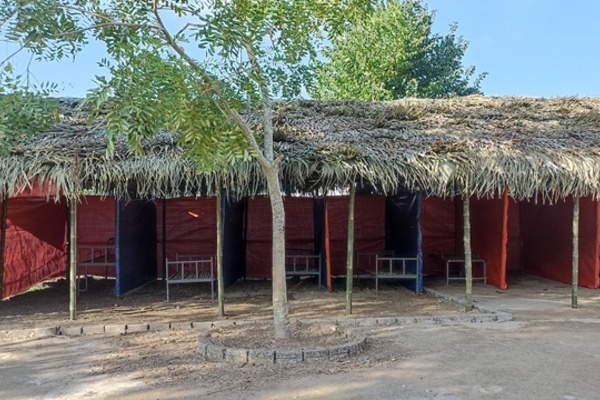 Xã ở Thanh Hóa dựng lều lán cách ly người về quê ăn Tết