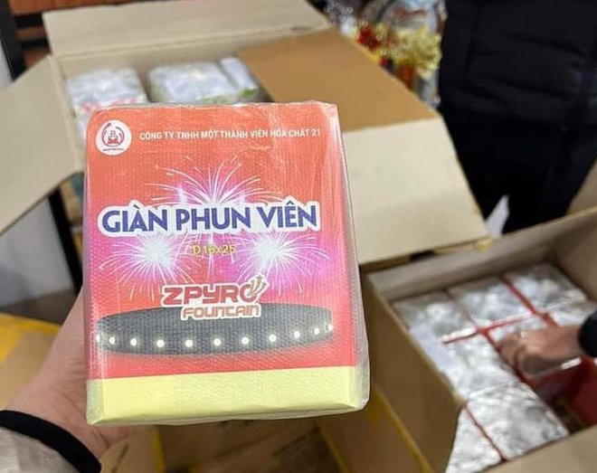 Người dân khó mua được pháo hoa Z121 đúng giá