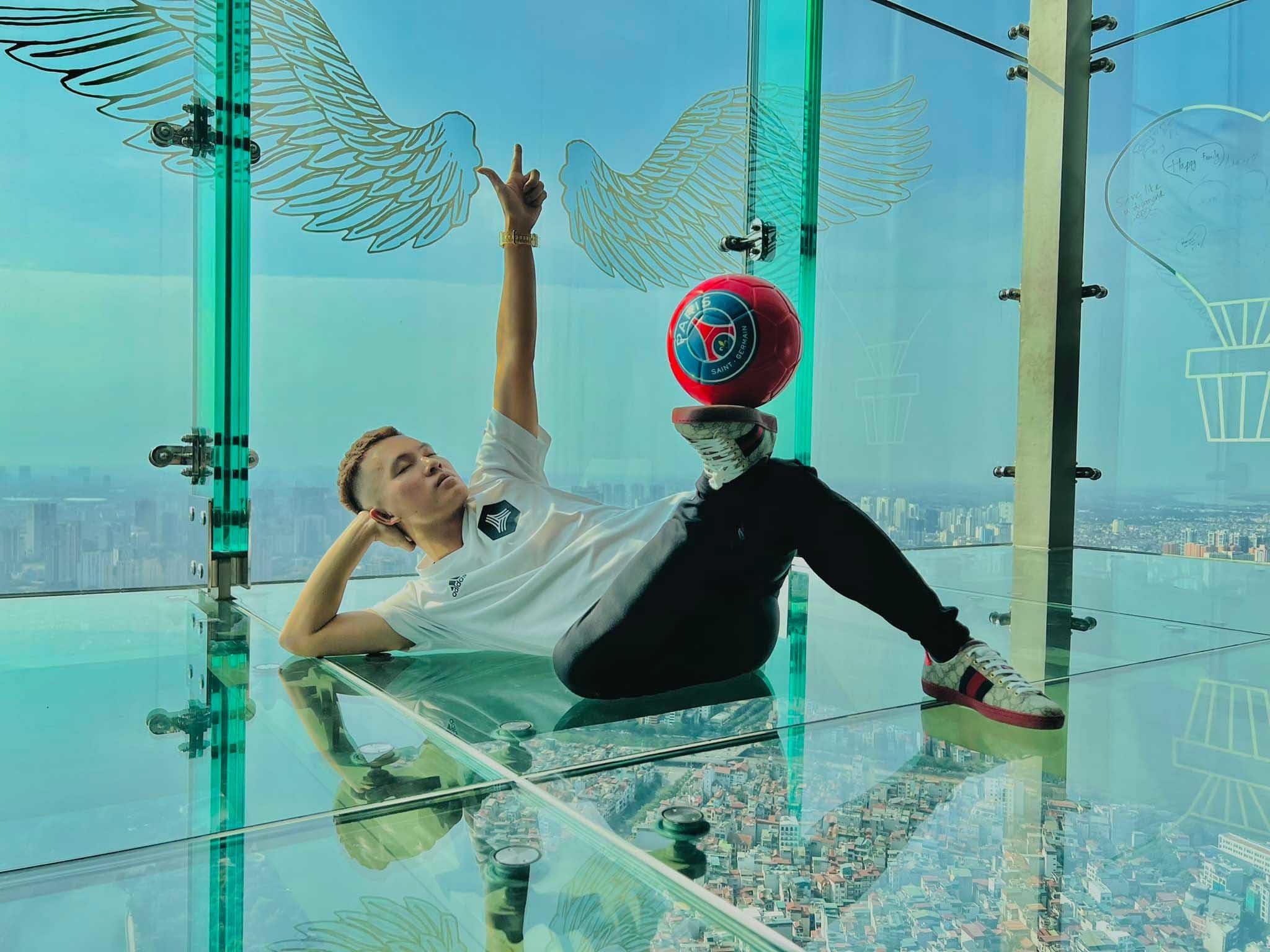 Quang Hải làm giám khảo Tết Freestyle Football 2022