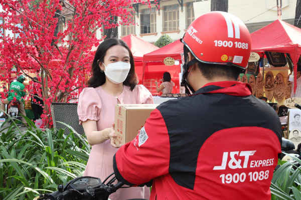 J&T Express giao hàng xuyên Tết ở Hà Nội, TP.HCM