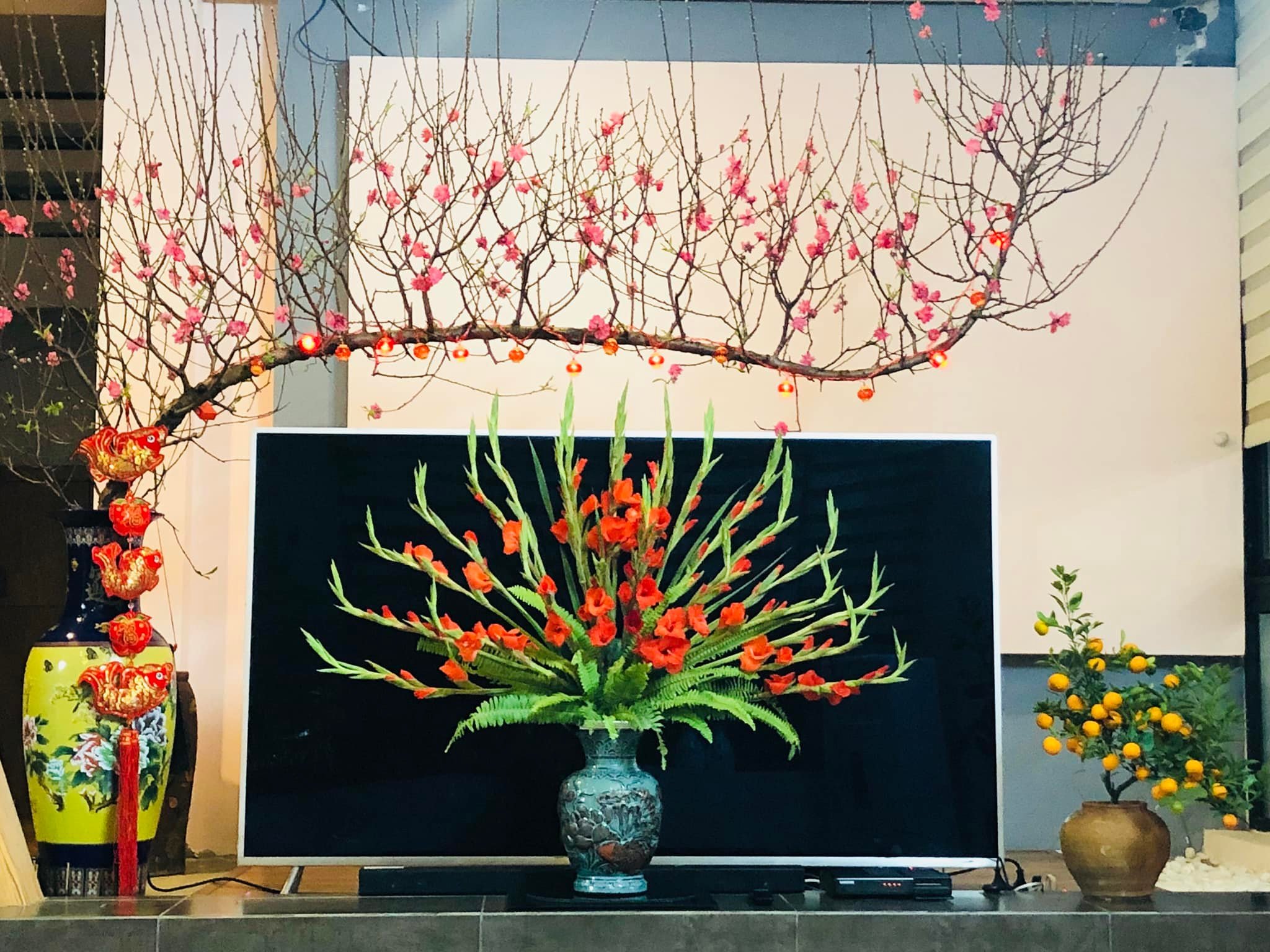 Cành Đào Chưng Tết – Biểu Tượng Mùa Xuân Và May Mắn Đầu Năm