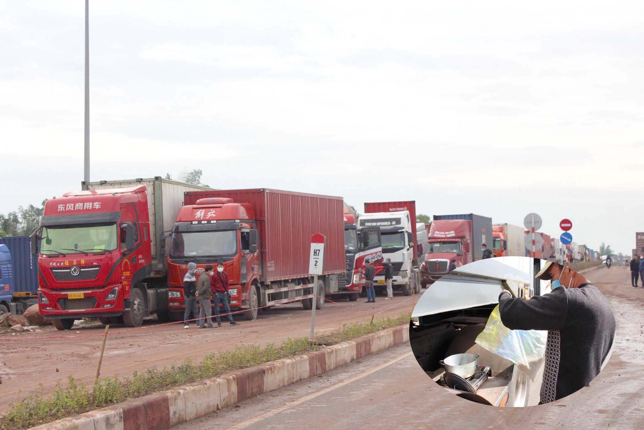 Xe container bất động ở cửa khẩu, nghìn tài xế 'nóng ruột' khi Tết cận kề