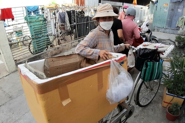 Niềm vui đón năm mới của những lao động nhập cư nghèo giữa lòng Sài Gòn