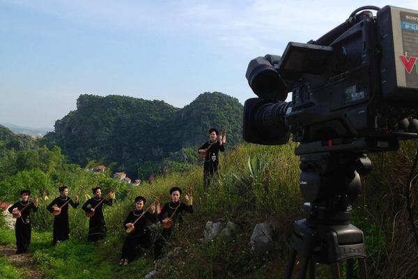 20 năm chương trình tiếng dân tộc đầu tiên lên sóng truyền hình Việt Nam