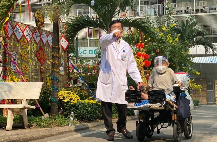 Kỹ sư xây dựng sống nhờ hành lang Bệnh viện Chợ Rẫy suốt 10 năm
