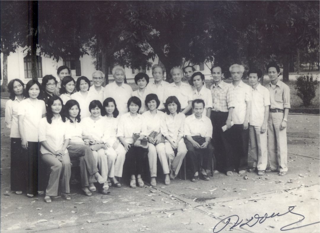 Bài học nhập môn của tiến sĩ ngôn ngữ từ vị giáo sư già