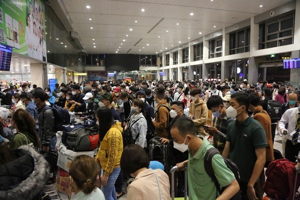 Sân bay Tân Sơn Nhất đón lượng khách kỷ lục từ cao điểm Tết Nhâm Dần 2022 - 1
