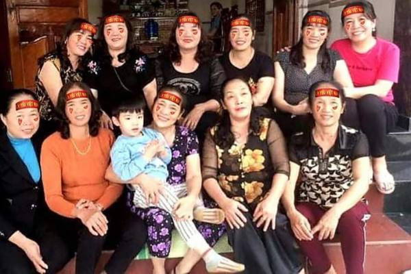 Hà Tĩnh đăng ảnh 'nhà có 14 chị em gái', người dùng mạng sục sôi