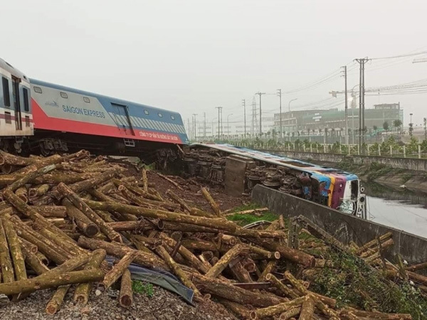 Passenger train derails, two cars off tracks