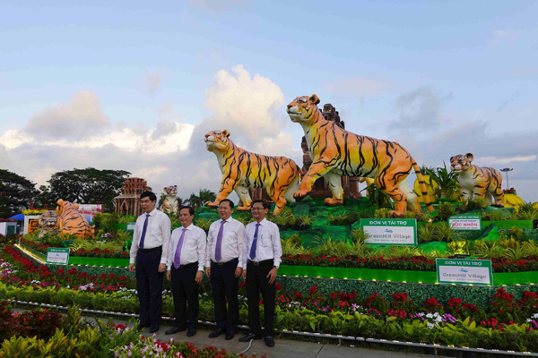 Gia đình Hổ ‘sum vầy đón Xuân’ tại Bình Định