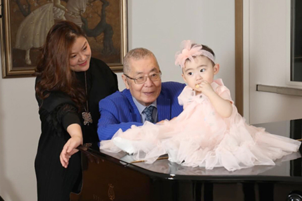 Nghệ sĩ Lưu Thi Côn 83 tuổi thấy trẻ ra vì chăm con mọn một tuổi