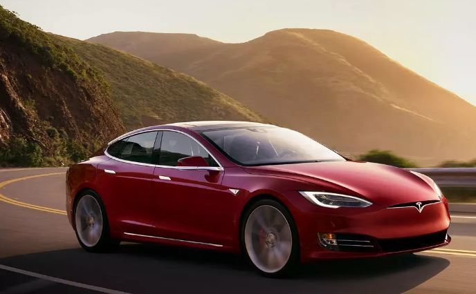 119.000 chiếc Tesla S bị thu hồi vì chốt khóa mui xe bị lỗi