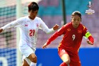 Huỳnh Như xoay compa biến hậu vệ Myanmar thành cầu thủ học việc
