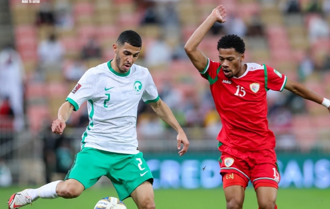 Đánh bại Oman, Saudi Arabia chạm một tay vào vé World Cup