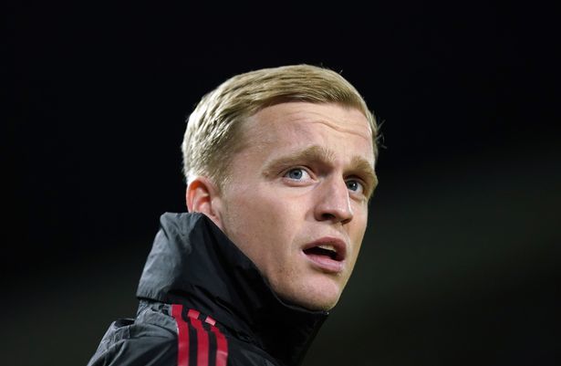 Huyền thoại Arsenal nhờ ‘giải cứu’ con rể Van de Beek khỏi MU