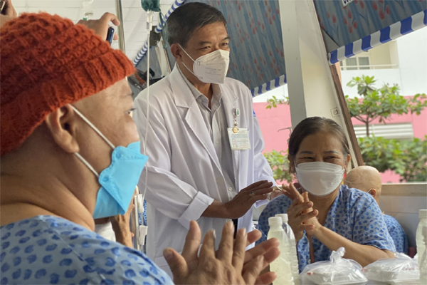 Bữa cơm tất niên đặc biệt ở Bệnh viện Từ Dũ