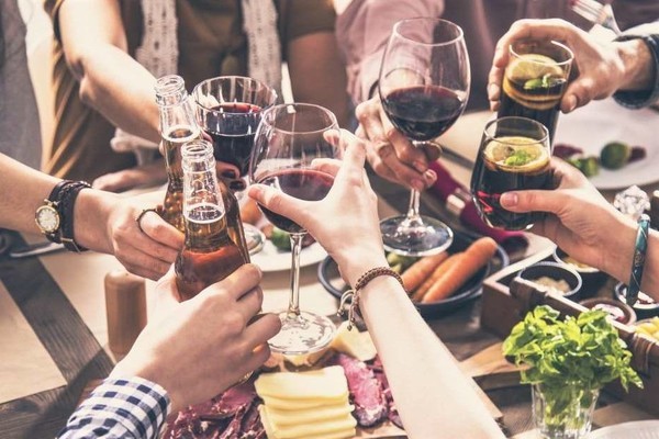 5 nguyên tắc phòng ngừa ngộ độc rượu dịp Tết