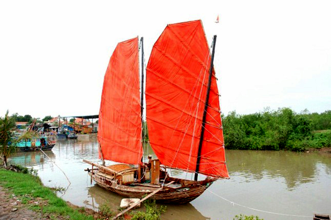 Người giữ 'bí kíp' làm thuyền buồm đi ngược gió ở làng nghề hơn 600 tuổi