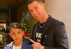 Ronaldo dạy con đáng ngưỡng mộ, thiên hạ mắt tròn mắt dẹt