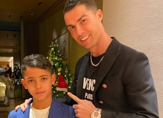 Ronaldo dạy con đáng ngưỡng mộ, thiên hạ mắt tròn mắt dẹt