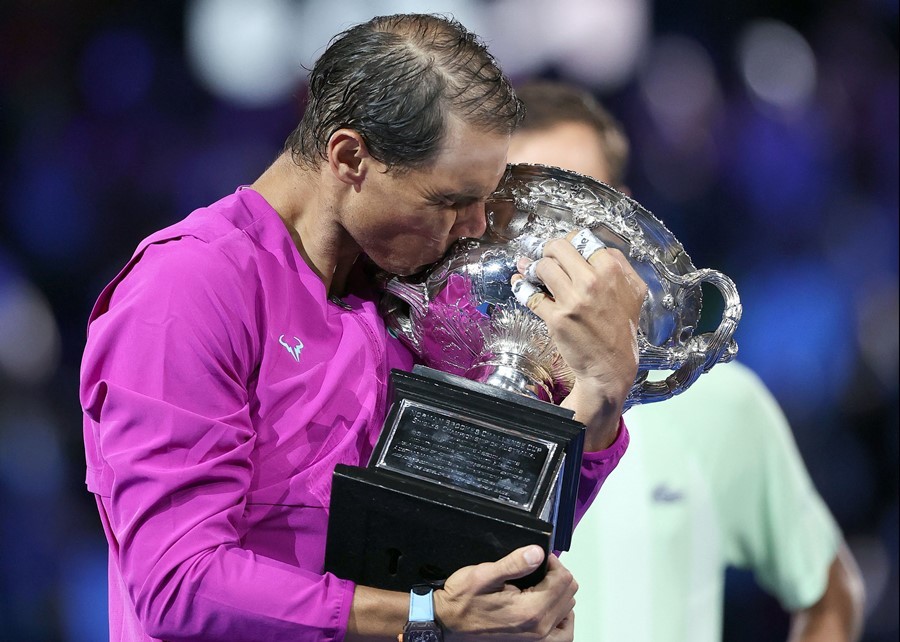 Hạ Medvedev, Nadal lập kỷ lục giành Grand Slam thứ 21