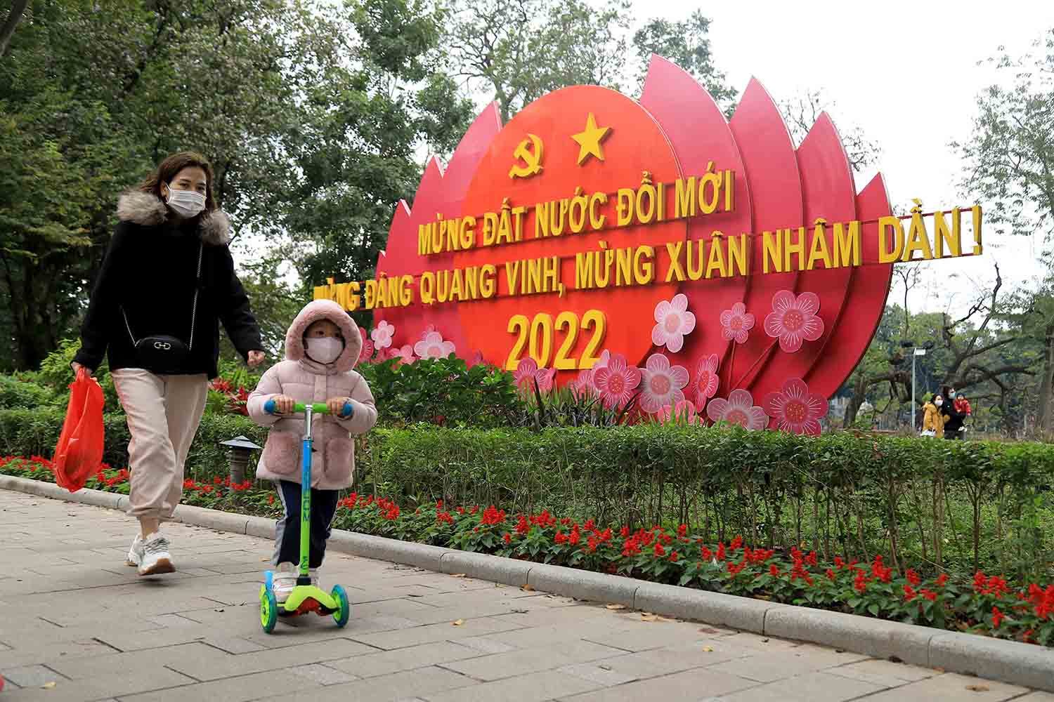 Phút thư thái, đáng yêu trong ngày cuối năm khác lạ ở Hà Nội