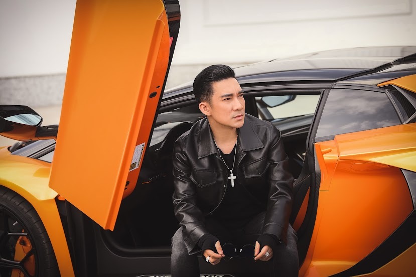 Quang Hà lái Lamborghini 70 tỷ du xuân