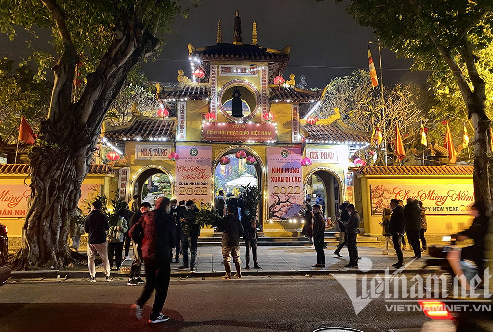 VĂN KHẤN GIAO THỪA NGOÀI TRỜI NĂM 2026 CHUẨN TRUYỀN THỐNG VÀ ĐẦY ĐỦ NGHI LỄ