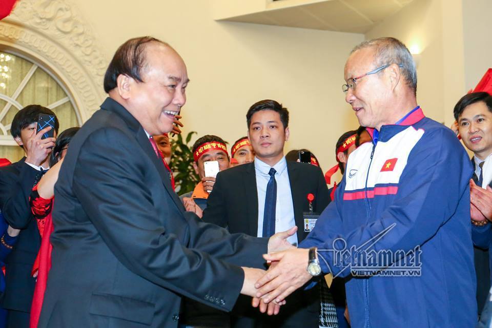 Chủ tịch nước Nguyễn Xuân Phúc biểu dương đội tuyển bóng đá nam