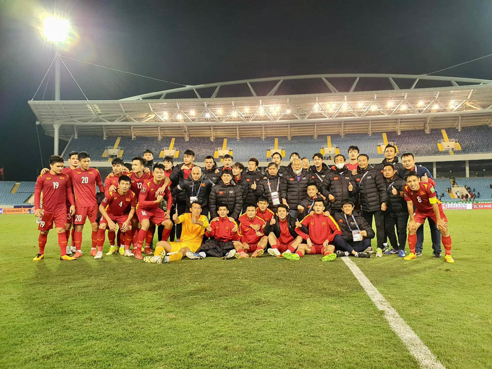 Tuyển thủ Việt Nam về nhà ăn Tết ngay trong đêm