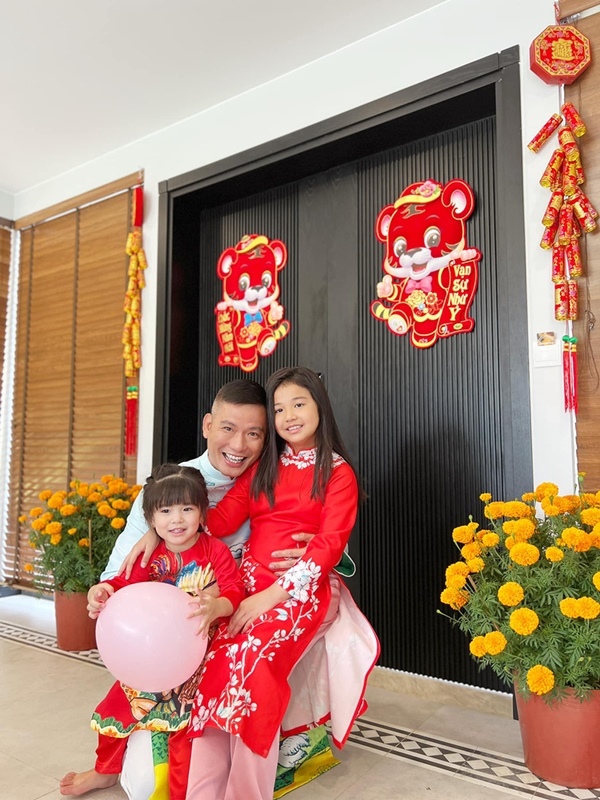 Jennifer Phạm cùng chồng đại gia và 3 con đón Tết ở Phú Quốc