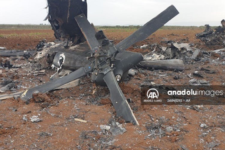 Xác trực thăng Mỹ gặp sự cố trong vụ đột kích thủ lĩnh IS
