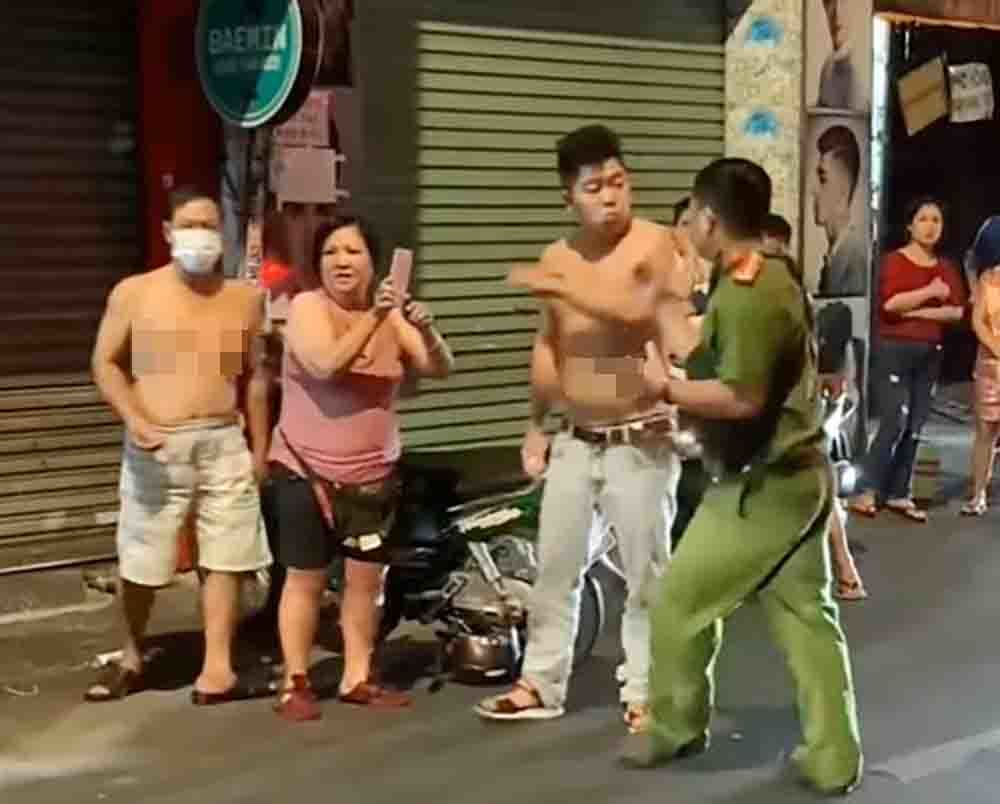 Làm rõ vụ việc thiếu nữ bị đàn chị xé áo, đánh hội đồng dã man ở Lào Cai