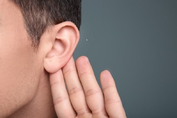 Người đàn ông 30 tuổi bị bạn nhậu cắn đứt vành tai