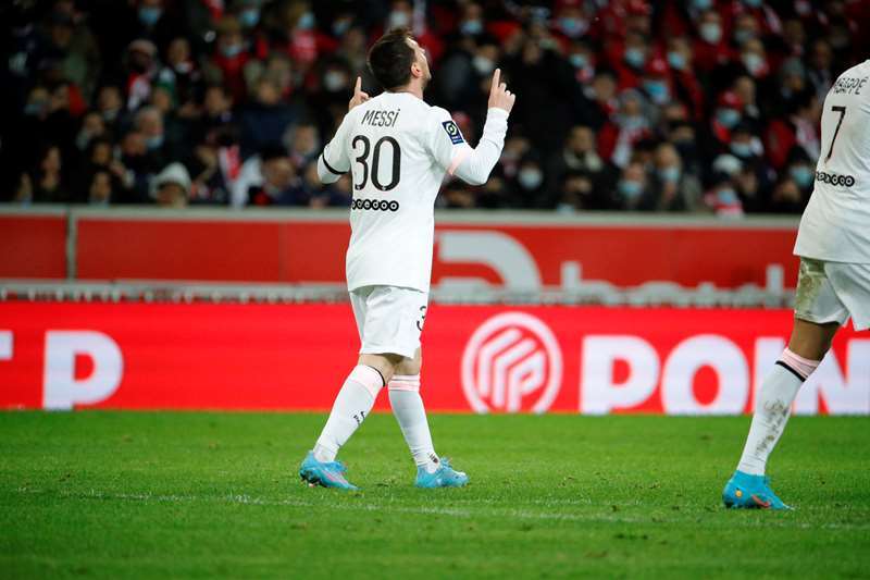 Messi chói sáng, PSG đại thắng '5 sao'