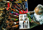 Photo of VN artisan making shoes for Cambodian royal family wins int’l competition