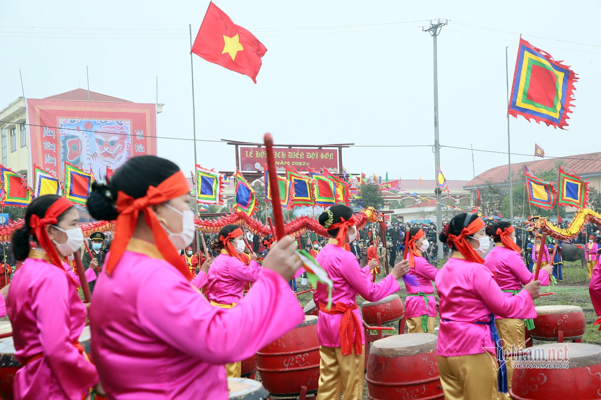 Chủ tịch nước xuống đồng cày ruộng ở lễ Tịch điền