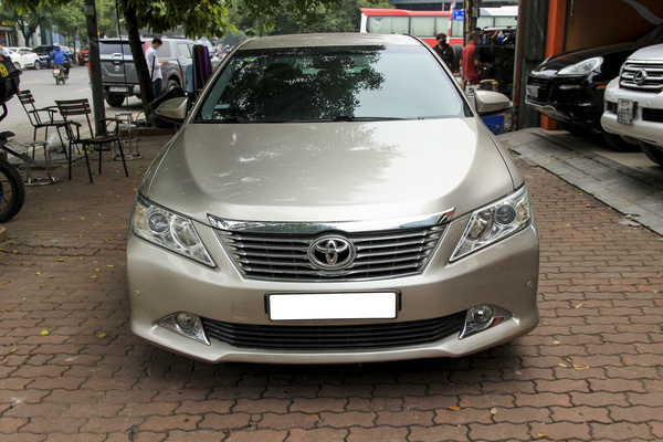 Toyota Camry 9 năm tuổi giá 650 triệu có nên mua?