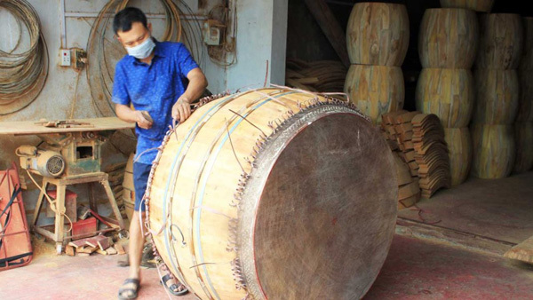 The echo of a drum-making village