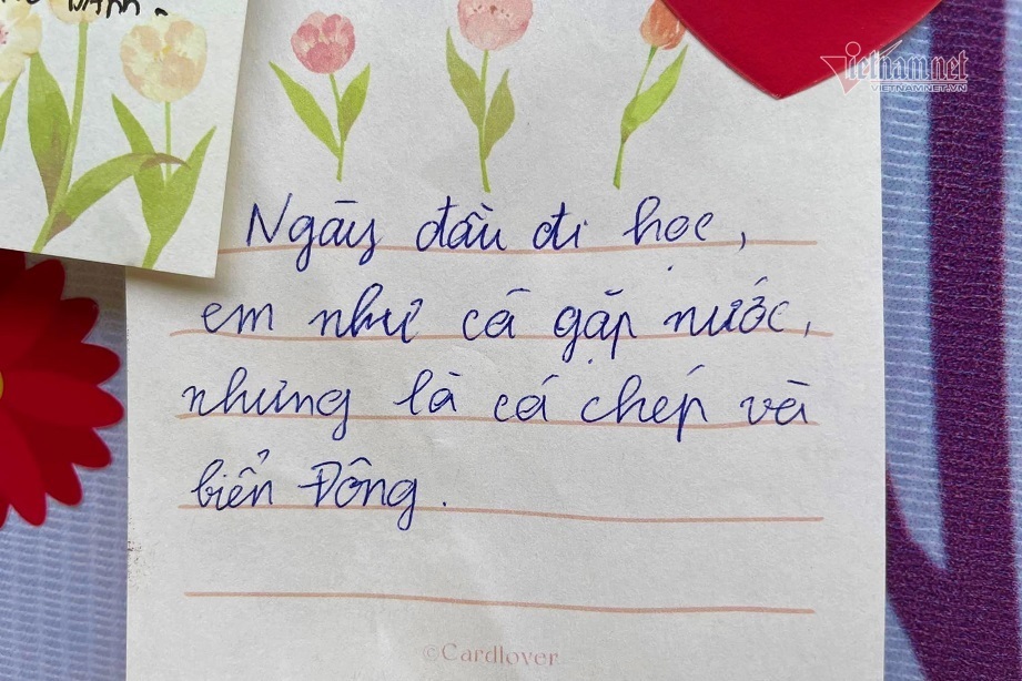 'Tròn xoe' mắt với dòng ghi chép của học trò ngày đầu trở lại trường học